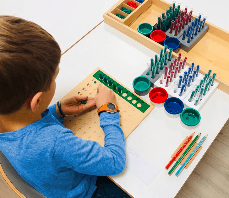 Los niños de estas edades se caracterizan por la necesidad de investigación y exploración práctica.
